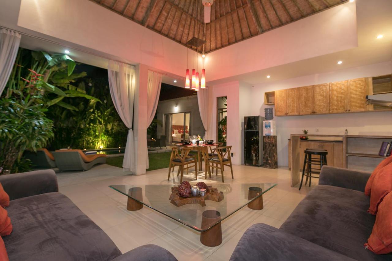Villa Briana Seminyak By Villas R Us ภายนอก รูปภาพ