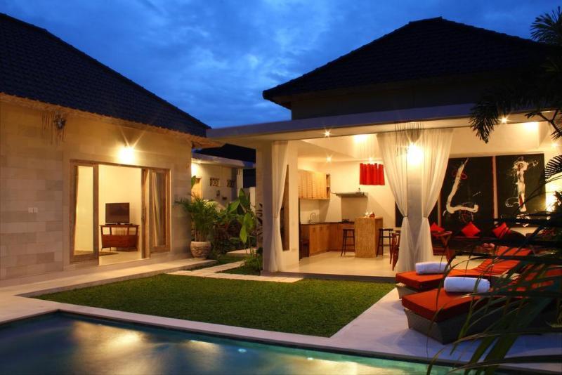 Villa Briana Seminyak By Villas R Us ภายนอก รูปภาพ