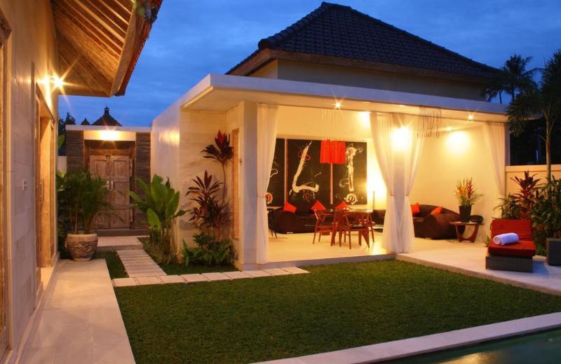 Villa Briana Seminyak By Villas R Us ภายนอก รูปภาพ